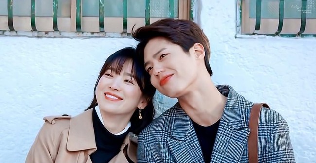 Serial Encounter yang tayang di Trans TV setiap Senin sampai Jumat pukul 18.00 WIB itu menampilkan adegan mesra kedua bintangnya Park Bo Gum dan Song Hye-Kyo di episode terakhir. Pada episode 16 serial Encounter, Kim Jin Hyuk dan Cha Soo Hyun akhirnya bersatu lagi setelah sebelumnya putus cinta. Foto: dok. tvN