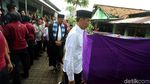 Cek Program Listrik Gratis, Jokowi Keluar Masuk Gang di Bekasi
