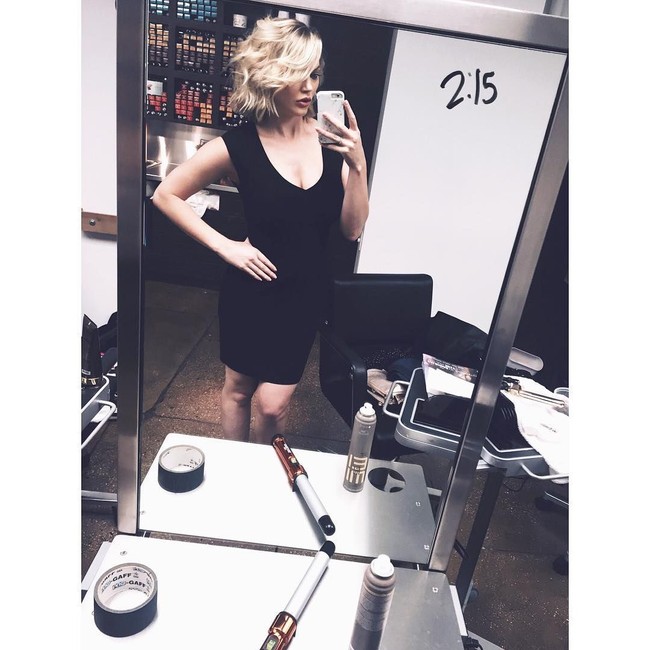 Alissa pun bercerita tentang pengalamannya menjadi model khusus payudara. Pose-pose yang terlihat bagus di kamera bisa jadi hasil kerja kerasnya berdiri atau bergaya dalam posisi yang kurang menyenangkan atau canggung. Seperti pee pee pose misalnya, kamu harus menyilangkan kakimu agar garis kakimu terlihat indah. Tapi di saat yang sama kamu terlihat seperti mau ke kamar mandi, jelas Alissa. Foto: Dok. Instagram