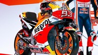 Ini dia tunggangan terbaru tim Repsol Honda. Kini punya line up dua juara dunia (Lorenzo dan Marquez) RC213V dijagokan bisa kembali mengantar penunggangnya menjadi juara dunia (Instagram @motogp)