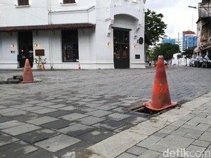 Penutup Saluran Air di Kawasan Kota Lama Semarang Hilang