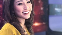 Bersama Tommy Tjokro, wanita berambut panjang ini diagendakan menjadi moderator debat capres kedua pada 17 Februari mendatang. Disamping sosok tegas saat membawakan berita, Anisha ternyata selalu tampil santai ketika kulineran. Foto: instagram @anishadasuki