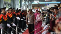 Posisi Kapolda Metro akan digantikan oleh Irjen Gatot Eddy Pramono. 