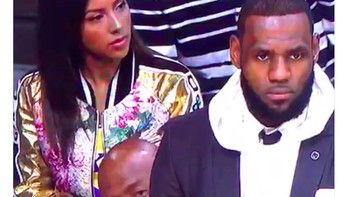 Fans Tottenham hanya bisa tercenung melihat linimasa media sosial yang mengejek kekalahan timnya. Foto: istimewa