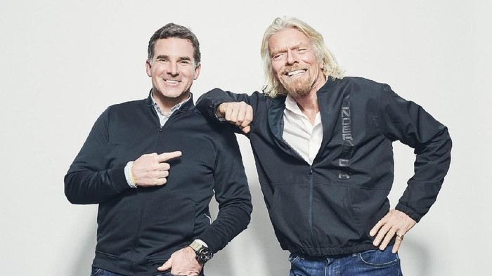 Kevin Plank selaku pendiri Under Armour dan bos Virgin Group Richard Branson. (Foto: dok. Virgin Galactic) Kevin Plank selaku pendiri Under Armour dan bos Virgin Group Richard Branson. (Foto: dok. Virgin Galactic)