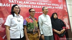 Hebat! Cerita Mereka yang Sudah Donor Darah Lebih dari 100 Kali