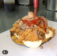 Bikin Ngiler! Ada Burger Unik dengan 'Roti' dari Pisang Goreng