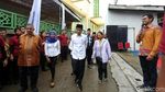 Cek Program Listrik Gratis, Jokowi Keluar Masuk Gang di Bekasi