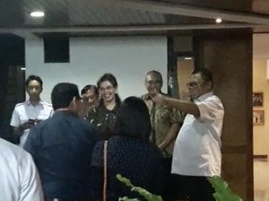 Awalnya Meminjamkan, OSO Kini Berikan Batu Ajaib ke Ahok