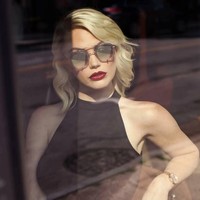 Menurutku ketika orang-orang bilang aku model payudara mereka hanya berasumsi kalau aku dieksploitasi secara seksual. Tapi jelas ada ketidakcocokan antara persepsi mereka tentang aku, dan diriku yang sebenarnya, jelas wanita yang pernah berkuliah di jurusan keuangan dan akuntansi ini. Foto: Dok. Instagram