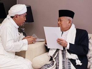 Maruf Ziarah ke Makam Syekh Muhammad Arsyad Al-Banjari di Kalsel