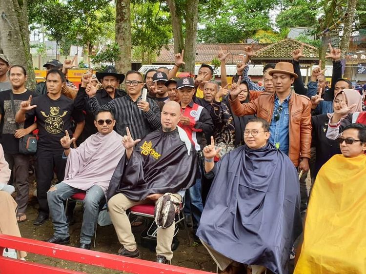 Ahmad Dhani Cukur Rambut Bareng Fadli Zon, Tiket Konser John Mayer Ludes