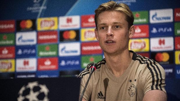 De Jong dikontrak lima tahun oleh Barcelona.