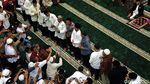 Potret Jokowi Salat Jumat di Masjid Al-Barkah Kota Bekasi