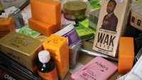 Bukan cuma sabun, produk kosmetik lain juga banyak dipalsukan. (Foto: Rifkianto Nugroho/detikHealth) 