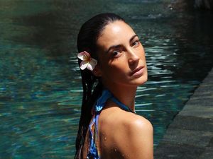 Kamu Nggak Akan Percaya Model Cantik Ini Hamil 5 Bulan, Perutnya Rata