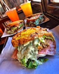 Bikin Ngiler! Ada Burger Unik dengan 'Roti' dari Pisang Goreng