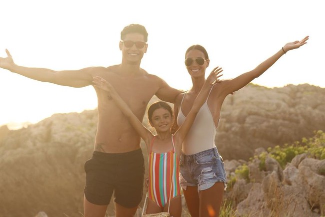 Kehamilan ini bukanlah yang pertama untuk Fatima. Dari pernikahannya dengan Hideo, mereka sudah dikaruniai seorang anak perempuan. Anak perempuan mereka pun sangat antusias dengan kehadiran calon adiknya karena sudah dinantikannya selama setahun. Foto: Instagram @fatimarabago