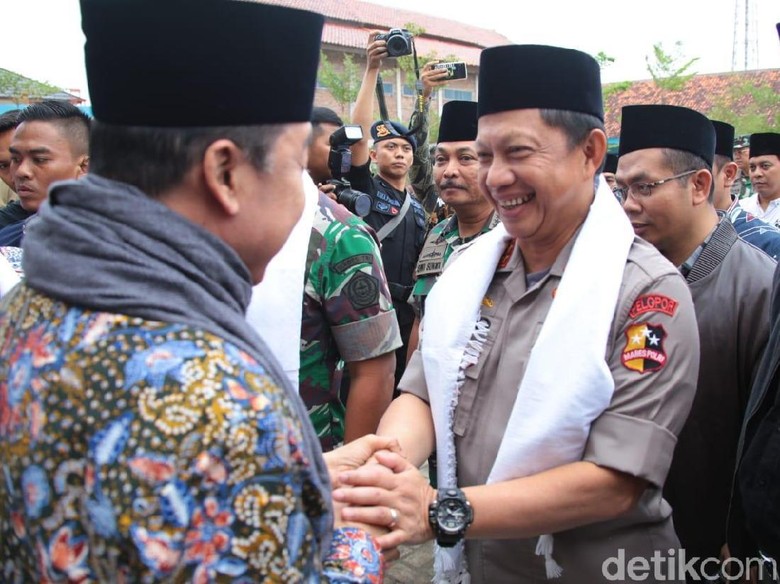 Kapolri-Panglima Kunjungi Ponpes Buntet di Cirebon Pererat Silaturahmi Kapolri-Panglima Kunjungi Ponpes Buntet di Cirebon Pererat Silaturahmi