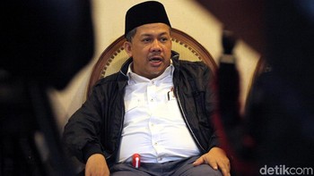 Wakil Ketua DPR RI Fahri Hamzah juga punya akun YouTube. Ia terbilang aktif mengunggah video-video kesehariannya. Foto: Lamhot Aritonang