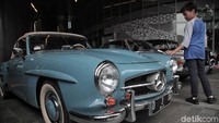 Rivalitas duo merek Jerman, Mercedes-Benz dan BMW tidak hanya terjadi di dalam bisnis. Para konsumen dan penggunanya pun kerap kali tidak mau disandingkan satu sama lain.