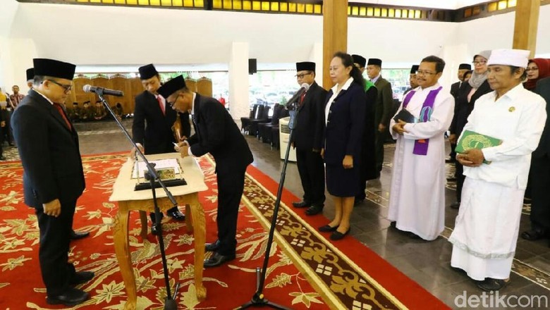 Pemkab Banyuwangi Lelang Jabatan Kepala Badan Pemberdayaan Perempuan Pemkab Banyuwangi Lelang Jabatan Kepala Badan Pemberdayaan Perempuan