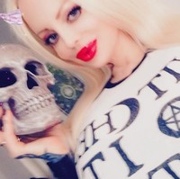 Tempat pemujaan setan yang didirikan wanita 42 tahun itu bernama Sabrok Legion. Orang-orang yang ingin bergabung bersama Sabrina bisa berkumpul di tempat yang telah didirkan olehnya. Foto: dok. Instagram (@sabrinasabrokreal)