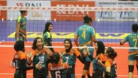 Sampai dengan pertandingan set ketiga, seluruh anak asuh dari Risco Herlambang yang bermain dengan rileks tanpa ampun melawan Elektrik PLN sehingga berhasil meraih skor 25-9. Pool/Tim Putri BNI 46.