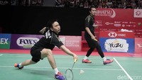 Di final, The Daddies masih menunggu pemenang antara Marcus Fernaldi Gideon/Kevin Sanjaya Sukamuljo dengan Kim Astrup/Anders Skaarup Rasmussen.