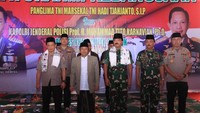 Pondok Pesantren Khas Kempek siap untuk mengamankan, menjaga keutuhan Negara Republik Indonesia. Adapun makna dari lambang NU yang berbentuk dunia/jagad yaitu NU harus bisa mengayomi orang sejagad, sehingga NU siap melayani masyarakat sejagad tutur KH Moh Mustofa Aqiel Siroj (Foto: Dok. Polri)