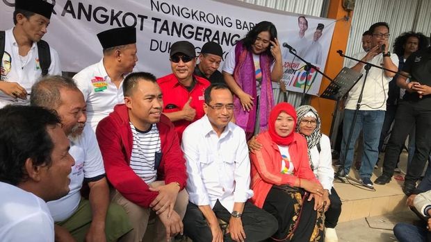 Menhub Budi Karya Sumadi hadiri acara nongkrong bareng sopir C 01 Ciledug-Kebayoran.