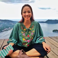 Dari foto-fotonya di Instagram tampak Anisha suka dengan travelling. Seperti di foto ini, Anisha tengah berlibur ke Jayapura. Foto: dok. Instagram (@anishadasuki)