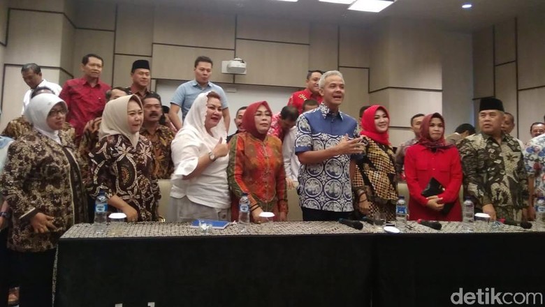 Bawaslu Panggil Semua Kepala Daerah yang Deklarasi Dukung Jokowi di Solo Bawaslu Panggil Semua Kepala Daerah yang Deklarasi Dukung Jokowi di Solo