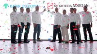 Jika tertanggung meninggal dunia akibat kecelakaan akan mendapatkan 200%. Sementara itu, B SMile Protection merupakan produk proteksi jiwa yang memberikan perencanaan berinvestasi dengan manfaat tambahan loyalty bonus hingga 85% dari premi pokok tahunan. Foto: dok. Sinarmas