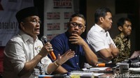 Diskusi dilatari oleh peredaran tabloid Indonesia Barokah dan maraknya kampanye hitam baik di media massa maupun media social menjelang Pilpres dan Pileg serentak.