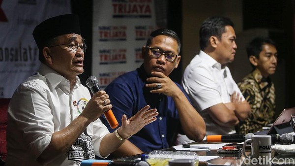 Ahok akan Menikah, Ruhut: Cinta Itu Buta Ahok akan Menikah, Ruhut: Cinta Itu Buta