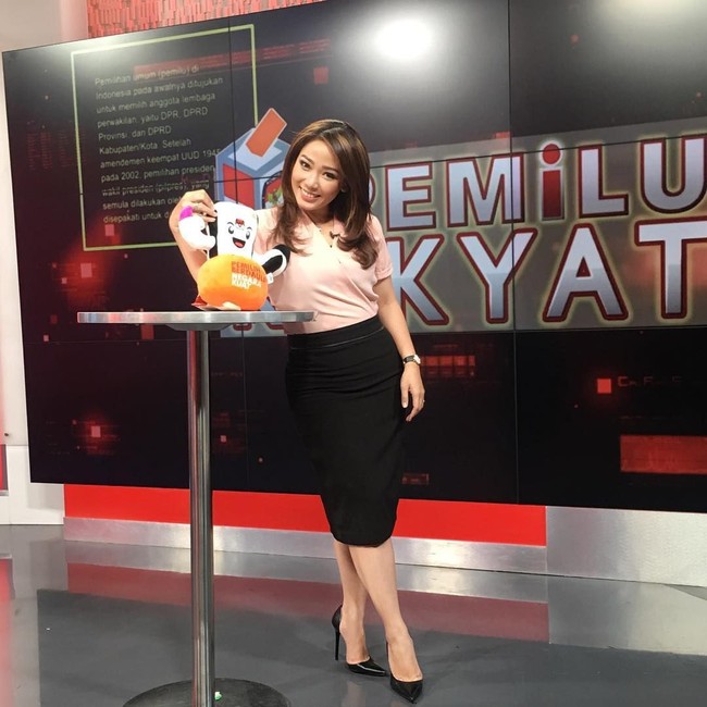 Anisha kemudian pindah ke iNews TV. Beberapa tahun menjadi presenter berita, sudah pasti membuat Anisha akrab dengan dunia politik.  Foto: dok. Instagram (@anishadasuki)