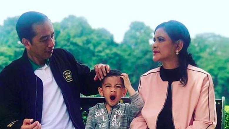 Jan Ethes dan Jokowi/Foto: Instagram Jan Ethes dan Jokowi/Foto: Instagram