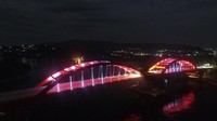 Konstruksi fisik Jembatan Holtekamp sudah rampung sekitar 99,7% pada September 2018. Rencananya, jembatan kebanggaan Presiden Jokowi itu akan beroperasi pada Mei 2019.Foto: Dok.Pool/PT PP (Persero) Tbk