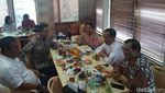 Momen Jokowi hingga Anies Santap Nasi Padang Bareng