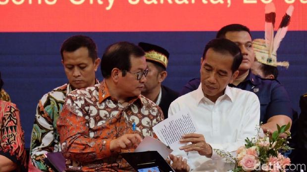 Jokowi didampingi Pramono Anung / 