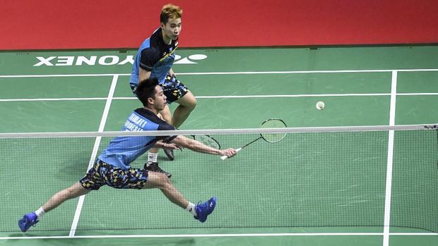 Kevin/Marcus berhasil melewati adangan Han Chengkai/Zhou Haodong.