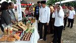 Gaya Jokowi Ngevlog di Rumah Kreatif BUMN