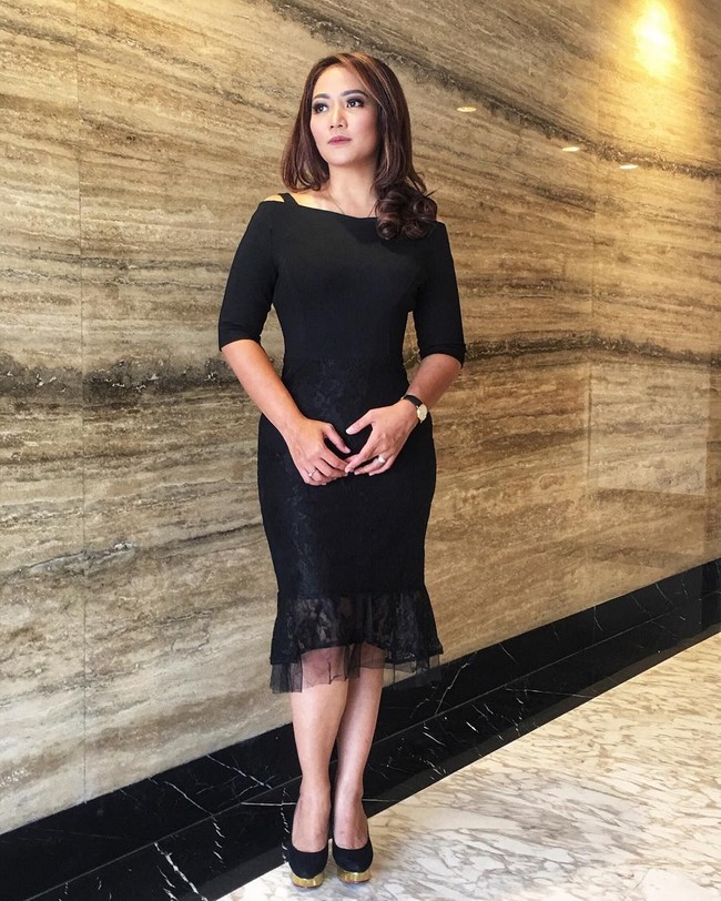 Anisha Dasuki dipilih Komisi Pemilihan Umum (KPU) RI sebagai moderator debat Pilpres tahap kedua pada 19 Februari mendatang. Ia tak sendiri, presenter berita iNews itu akan menjadi moderator bersama Tommy Tjokro.  Foto: dok. Instagram (@anishadasuki)