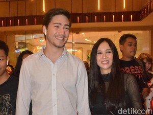 Meski Sedih dan Capek, Aura Kasih Selalu Semangat Lihat Foto Calon Bayi