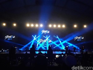 Stray Kids Ajak Penggemar Mencari Jati Diri di Konser Malam Ini