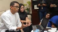 Di kesempatan itu, Doddy angkat bicara soal hubungannya dengan Vanessa. Belum lama ini Vanessa mengungkapkan ia tak menerima dukungan keluarga saat diterpa kasus ini. Foto: (Ismail/detikhot)