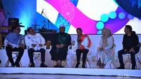 Menteri BUMN Rini Soemarno menyatakan siap membantu santri dan pesantren yang siap berbisnis. Pihaknya akan meluncurkan Program Usaha Santri.