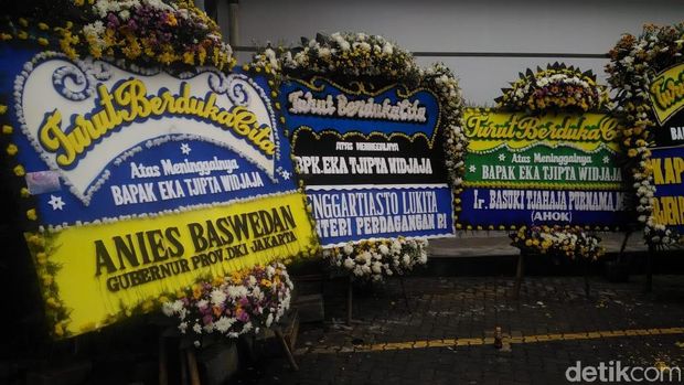 Karangan bunga dari Anies