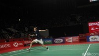 Pertandingan antara Antonsen dan Momota berlangsung sengit.